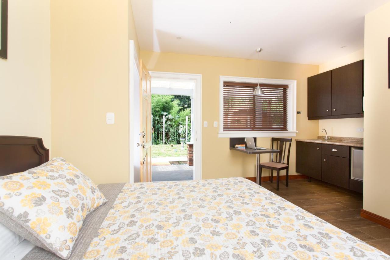 Airport Costa Rica B&B Río Segundo Eksteriør bilde